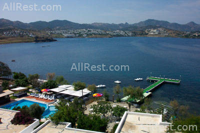 Dia Beach Club 3